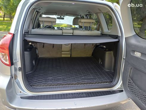 Toyota RAV4 2007 серебристый - фото 9