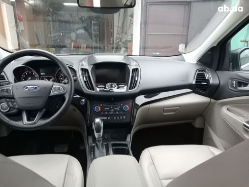 Ford Escape 2019 серый - фото 14