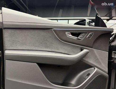 Audi RS Q8 2025 - фото 26