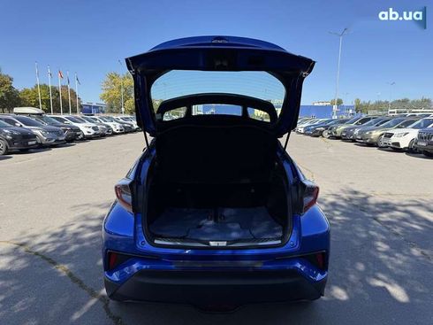 Toyota C-HR 2017 - фото 15