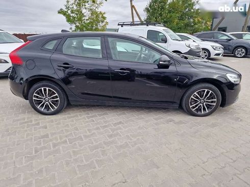 Volvo V40 2018 - фото 8