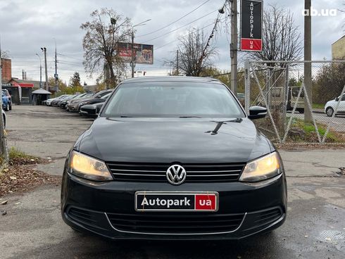 Volkswagen Jetta 2013 черный - фото 2