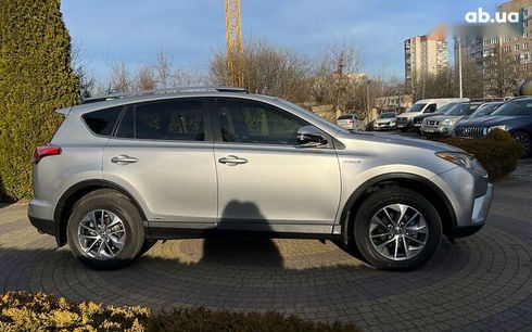 Toyota RAV4 2017 - фото 8