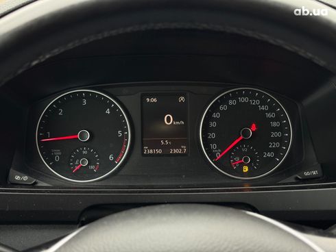 Volkswagen Caravelle 2017 синий - фото 46