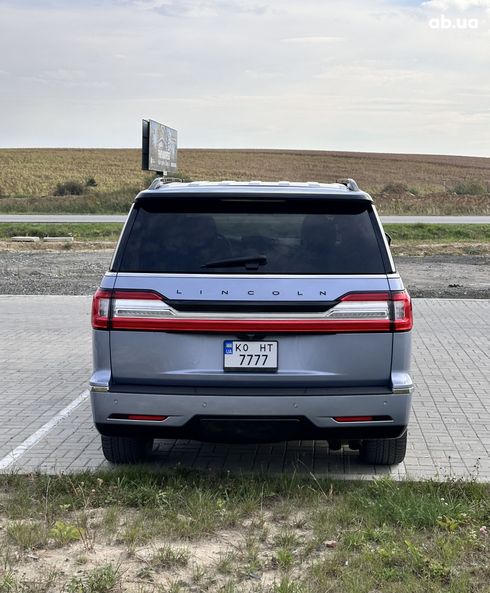 Lincoln Navigator 2018 синий - фото 7