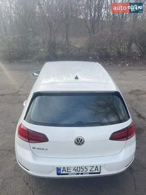 Volkswagen e-Golf 2020 белый - фото 6