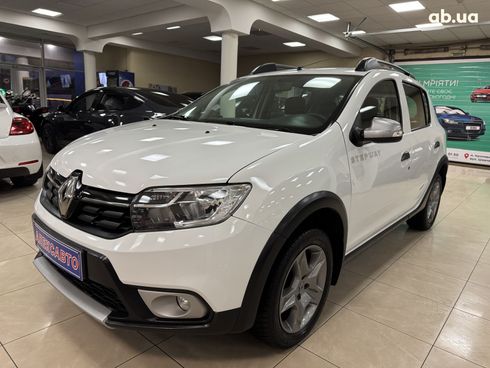 Renault Sandero Stepway 2019 белый - фото 3