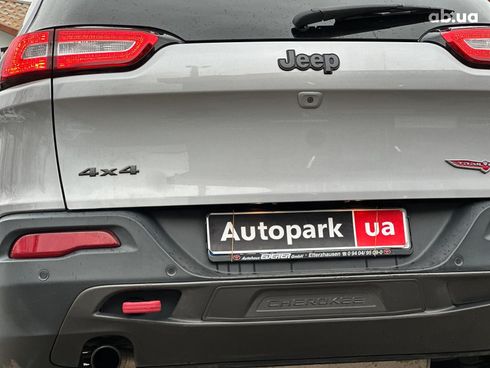 Jeep Cherokee 2018 серый - фото 36