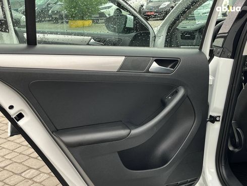 Volkswagen Jetta 2016 белый - фото 5