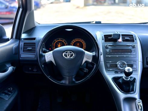 Toyota Auris 2007 серый - фото 16