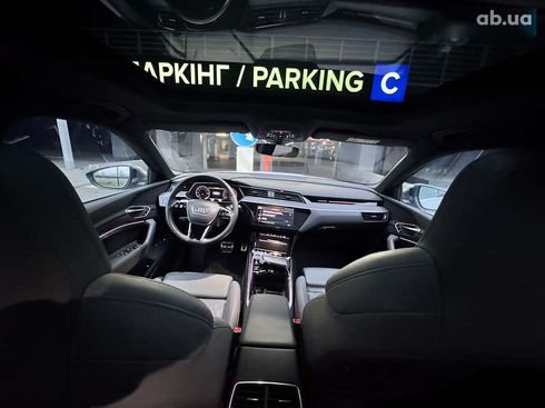 Audi SQ8 e-tron 2023 - фото 11