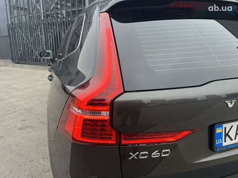 Volvo XC60 2021 - фото 17