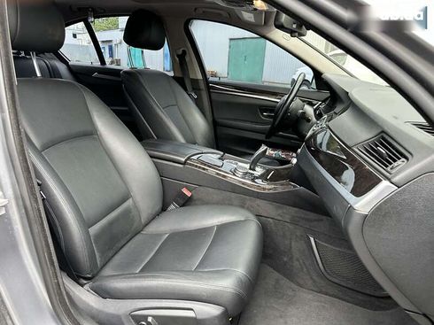 BMW 5 серия 2015 - фото 30