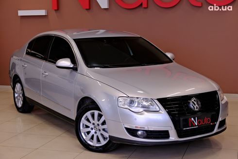 Volkswagen Passat 2007 серебристый - фото 4