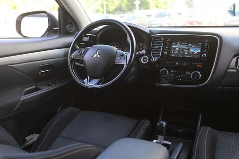 Mitsubishi Outlander 2016 - фото 9