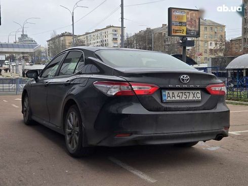 Toyota Camry 2019 - фото 4