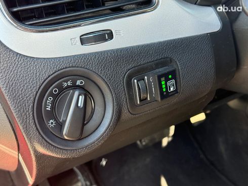 Dodge Journey 2018 красный - фото 18