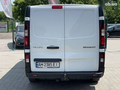 Renault Trafic 2016 - фото 17