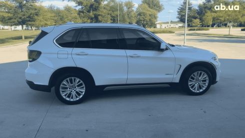 BMW X5 2017 белый - фото 4