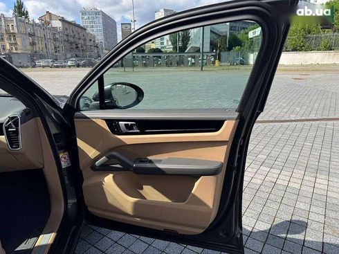 Porsche Cayenne 2020 - фото 25