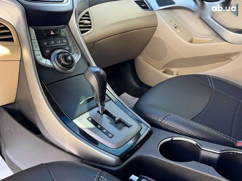 Hyundai Elantra 2013 - фото 13
