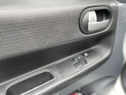Mitsubishi Colt 2010 белый - фото 18