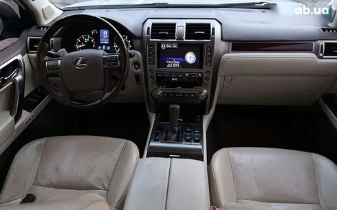 Lexus GX 2016 - фото 26