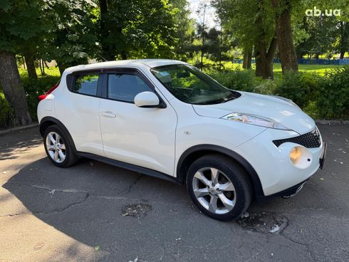 Nissan Juke 2011 белый - фото 4