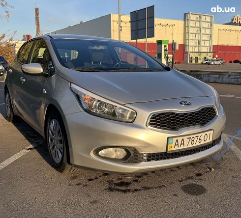 Kia Cee'd 2013 серебристый - фото 5