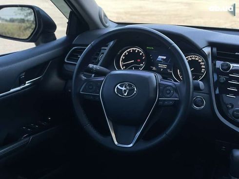 Toyota Camry 2019 - фото 18