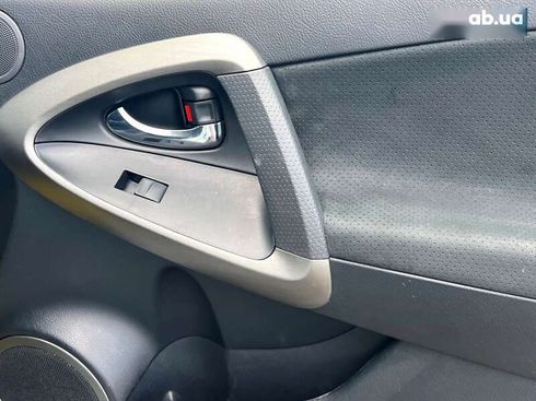 Toyota RAV4 2012 - фото 29