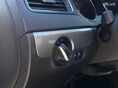 Volkswagen Jetta 2016 белый - фото 15
