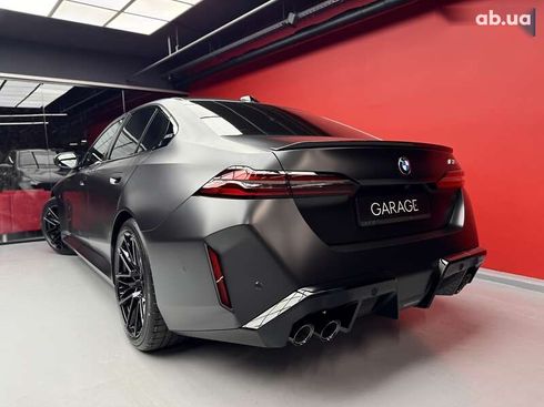 BMW M5 2025 - фото 21