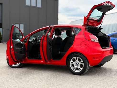 Ford Fiesta 2016 красный - фото 26