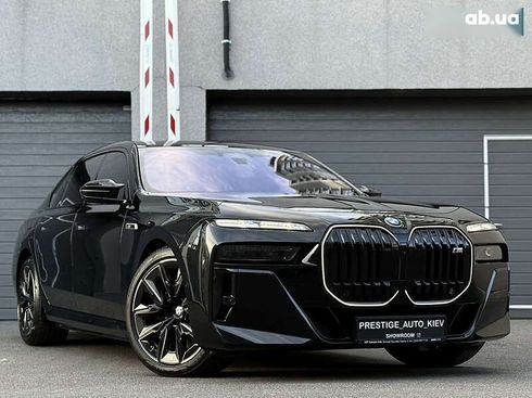 BMW i7 2025 - фото 3