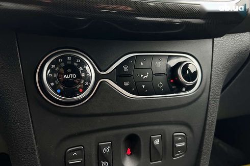 Renault Sandero 2020 - фото 11