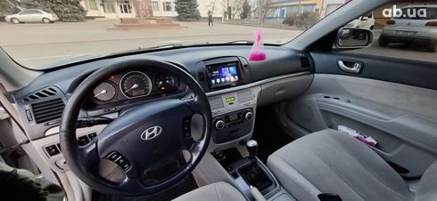 Hyundai Sonata 2006 серебристый - фото 8