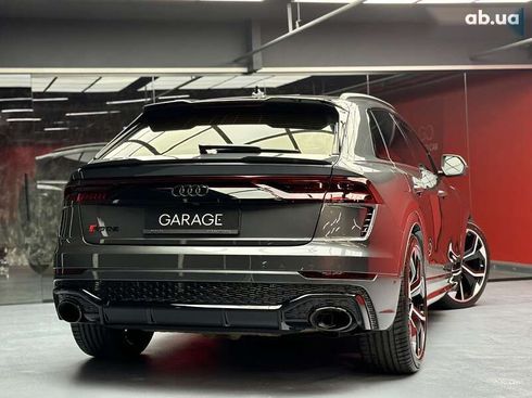 Audi RS Q8 2021 - фото 21