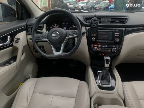Nissan Rogue 2018 белый - фото 28