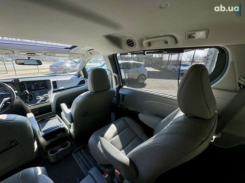 Toyota Sienna 2015 - фото 17