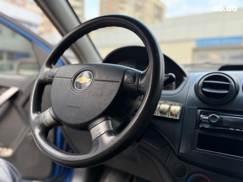 Chevrolet Aveo 2006 синий - фото 26