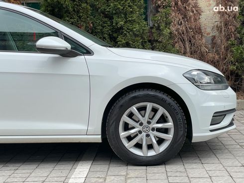 Volkswagen Golf 2018 белый - фото 16