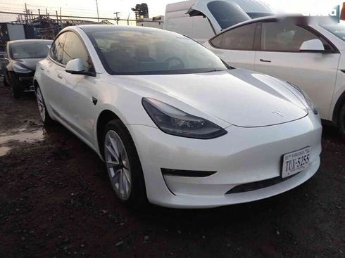 Tesla Model 3 2022 - фото 2