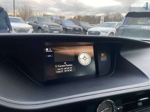 Lexus ES 2017 - фото 16