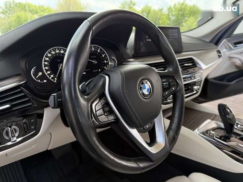 BMW 5 серия 2017 - фото 26