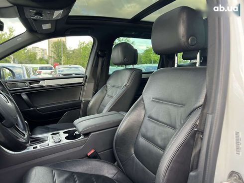 Volkswagen Touareg 2017 - фото 24