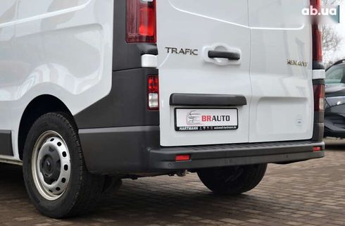 Renault Trafic 2021 - фото 19