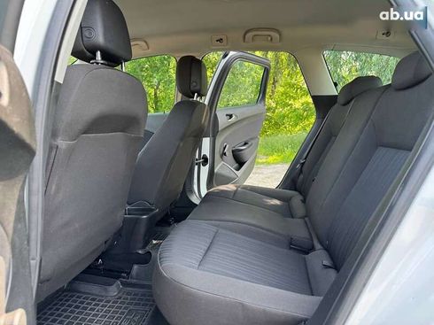 Opel Astra 2011 - фото 15