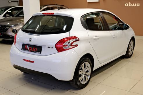 Peugeot 208 2015 белый - фото 4