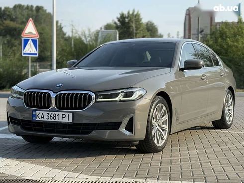 BMW 5 серия 2021 - фото 26